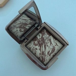 Used hourglass bronzer